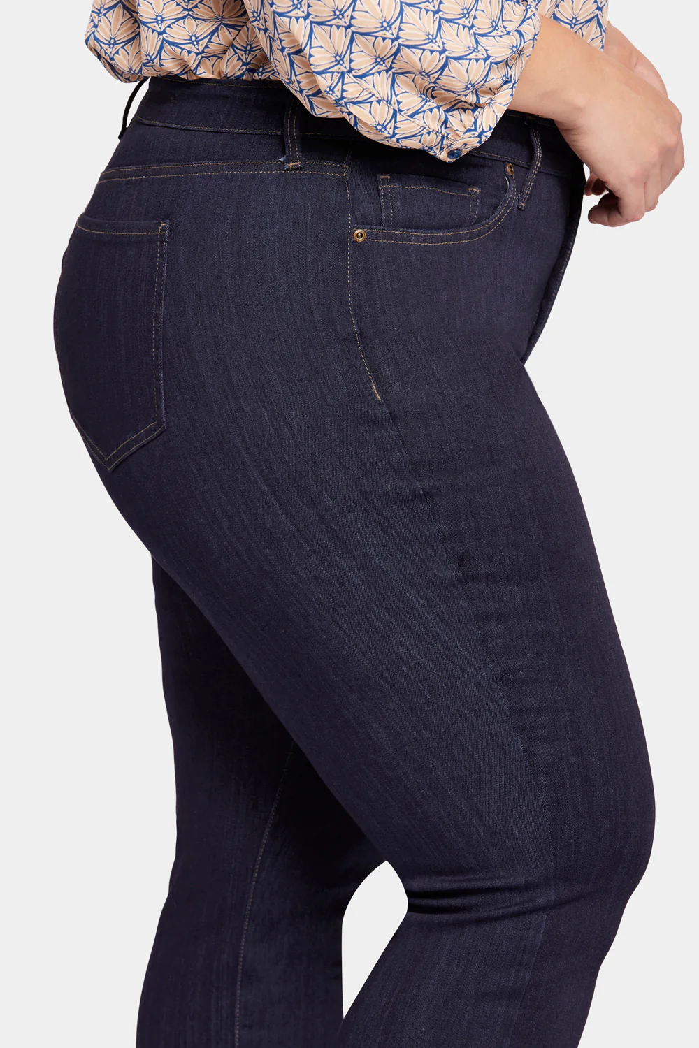Ami Skinny Jeans In Plus Size - Mabel - Image 6