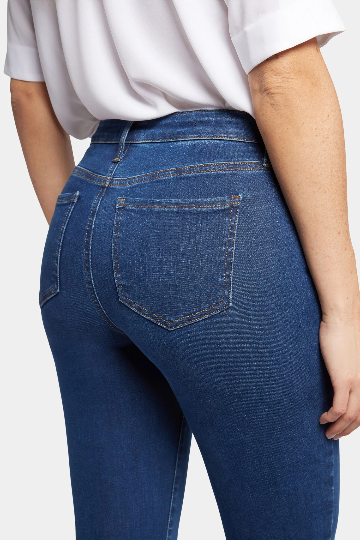 Barbara Bootcut Jeans In Petite - Quinn - Image 6