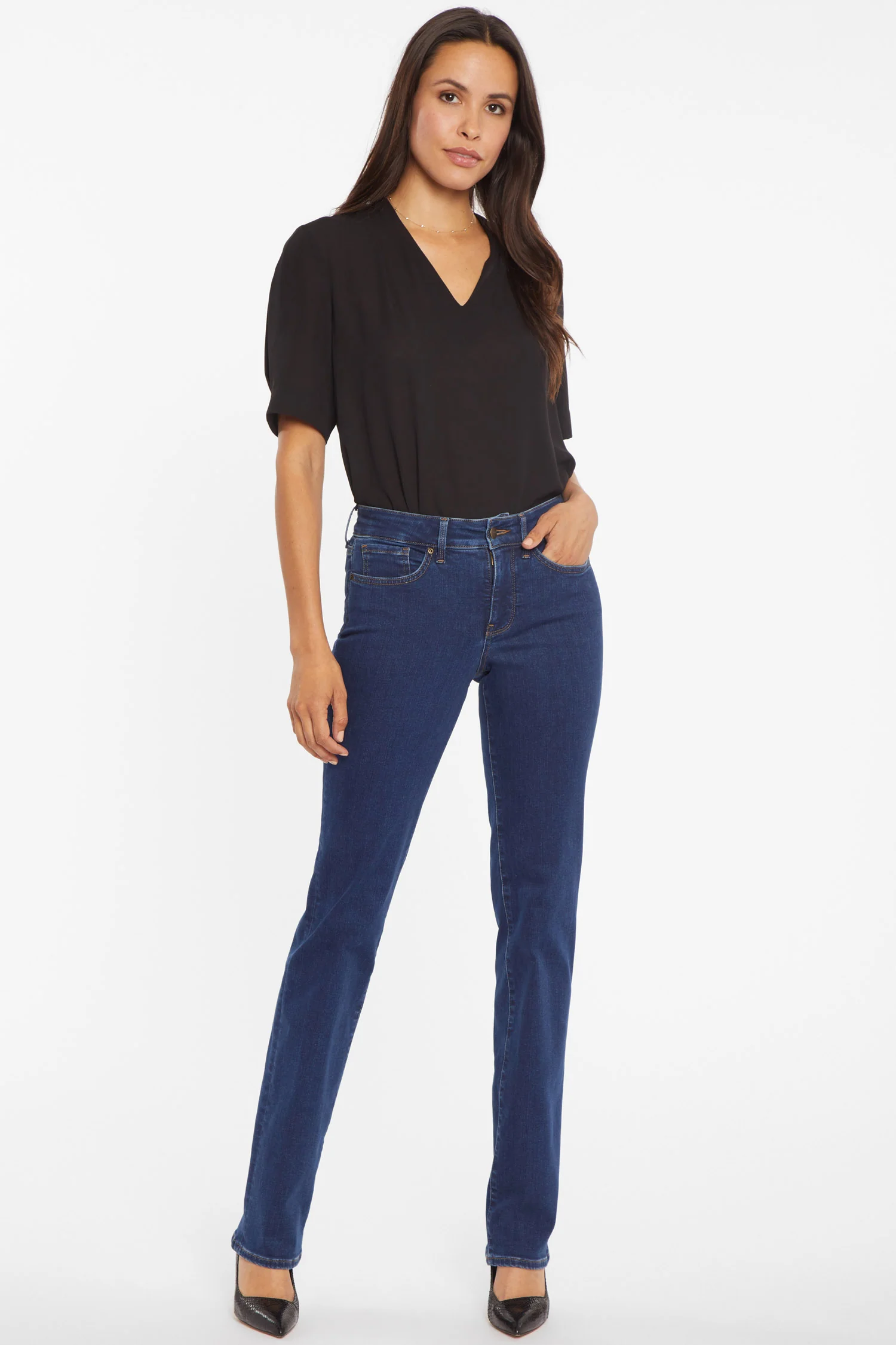 Marilyn Straight Jeans In Petite - Quinn - Image 4