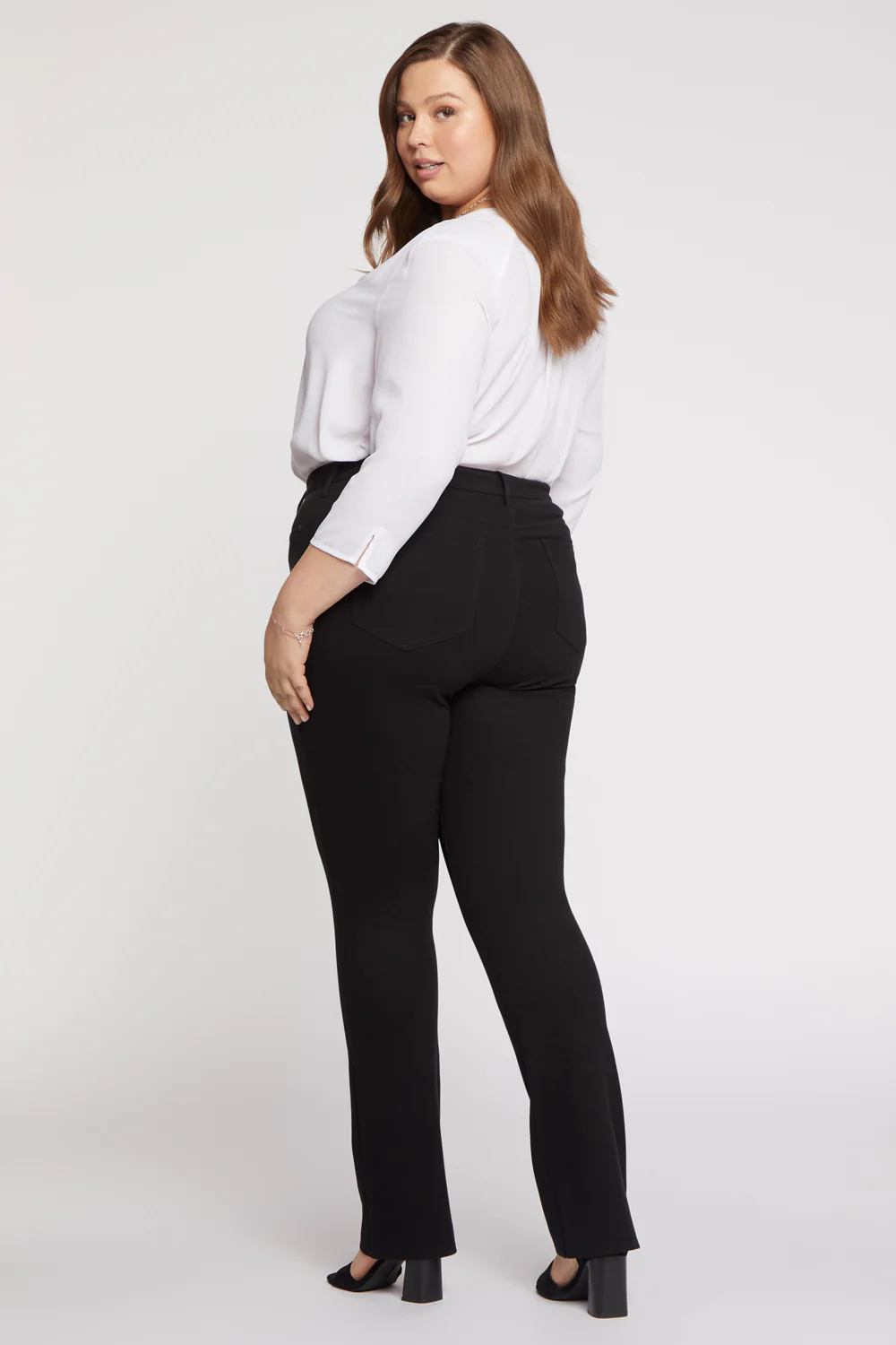 Marilyn Straight Pants In Plus Size - Black - Image 6
