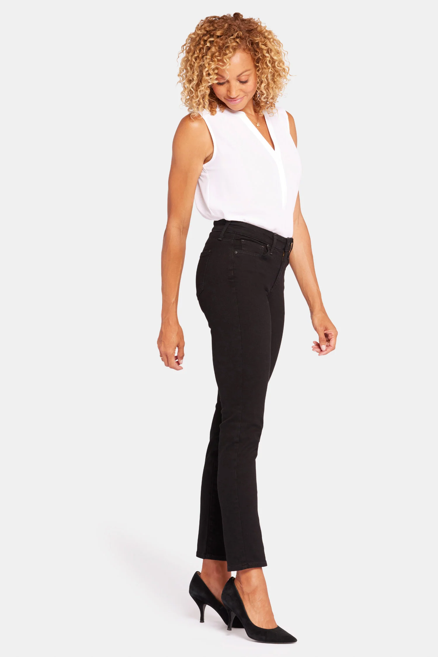 Sheri Slim Jeans In Petite - Black - Image 5